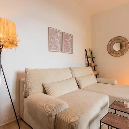 T2 En Face Du Tramway Et Proche De Lille Apartamento