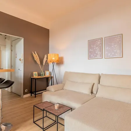 T2 En Face Du Tramway Et Proche De Lille *