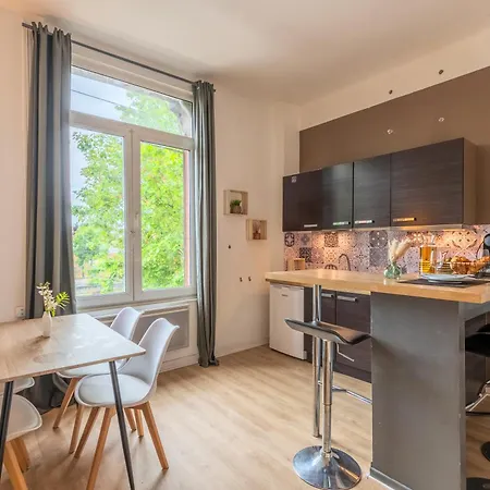 T2 En Face Du Tramway Et Proche De Lille Marquette lez Lille