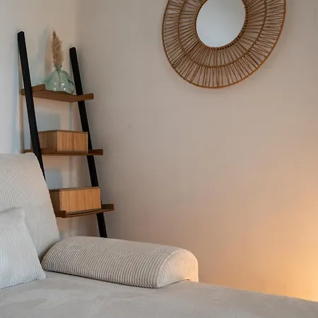 T2 En Face Du Tramway Et Proche De Lille