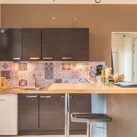 T2 En Face Du Tramway Et Proche De Lille アパート *