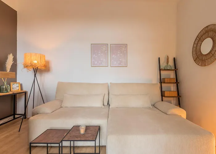 T2 En Face Du Tramway Et Proche De Lille 公寓