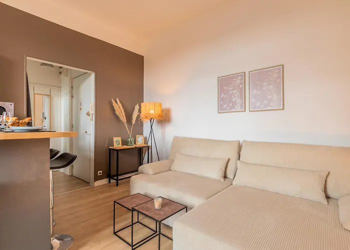 T2 En Face Du Tramway Et Proche De Lille *