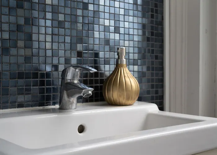 T2 En Face Du Tramway Et Proche De Lille *