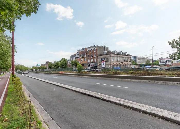 T2 En Face Du Tramway Et Proche De Lille *